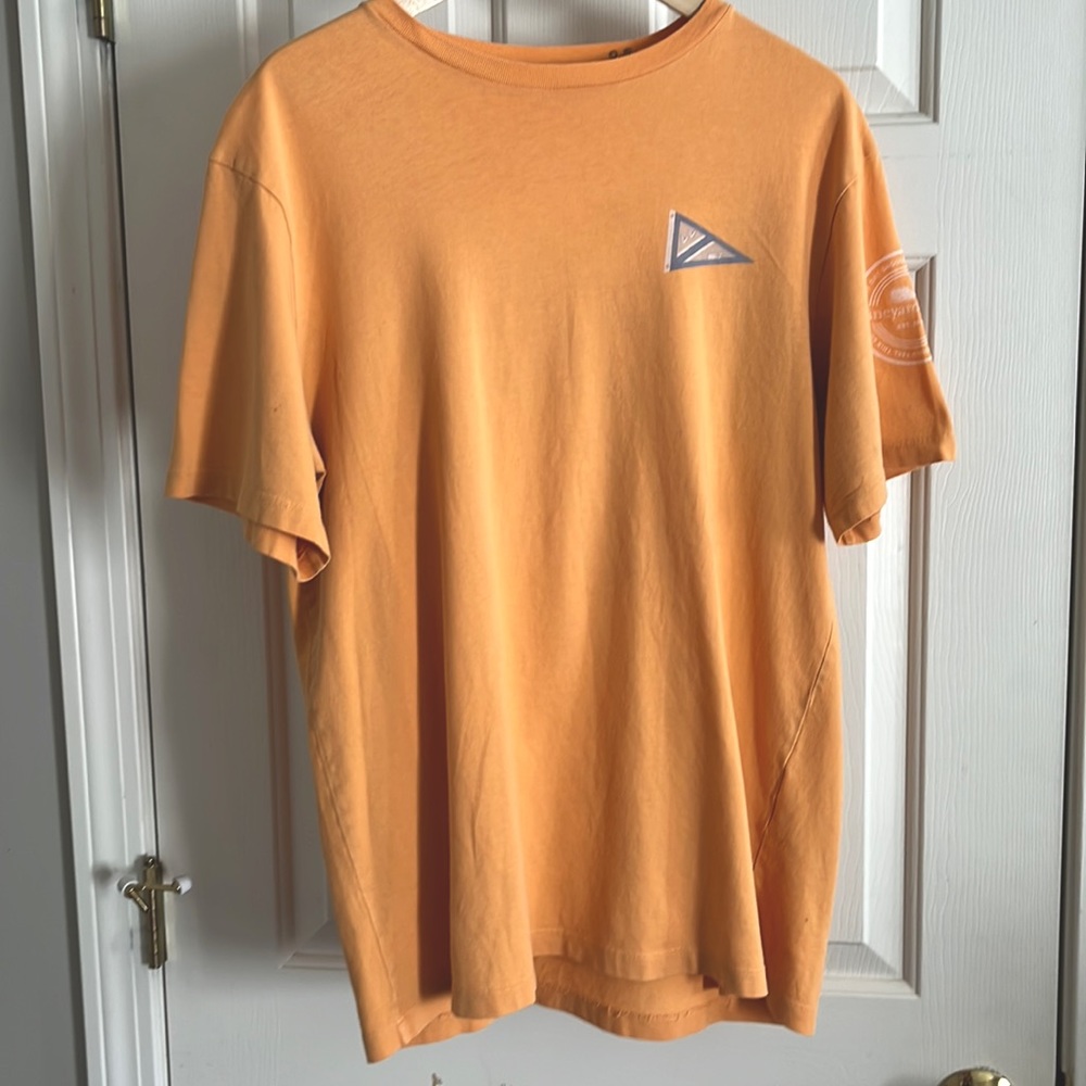 Vineyard Vines Men’s Size Medium T Shirt
